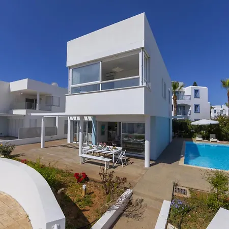 Villa The Ultimate Guide To Renting Your Luxury 5 Bedroom Minutes From The Beach, 1530