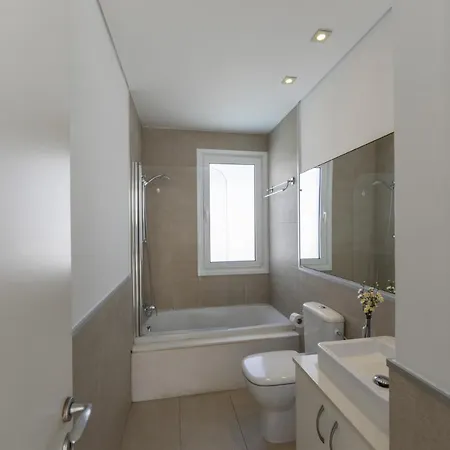 Villa The Ultimate Guide To Renting Your Luxury 5 Bedroom Minutes From The Beach, 1530 *